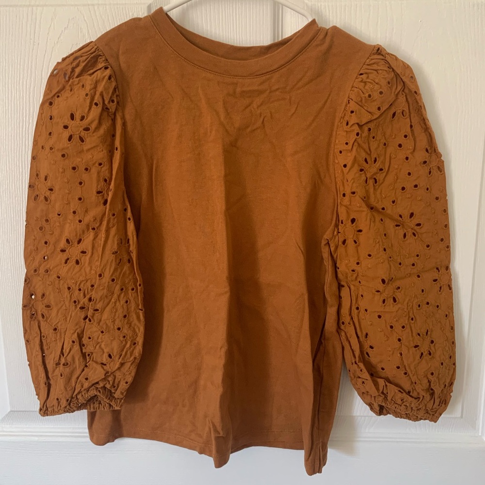 A New Day- XS cut out sleeve top